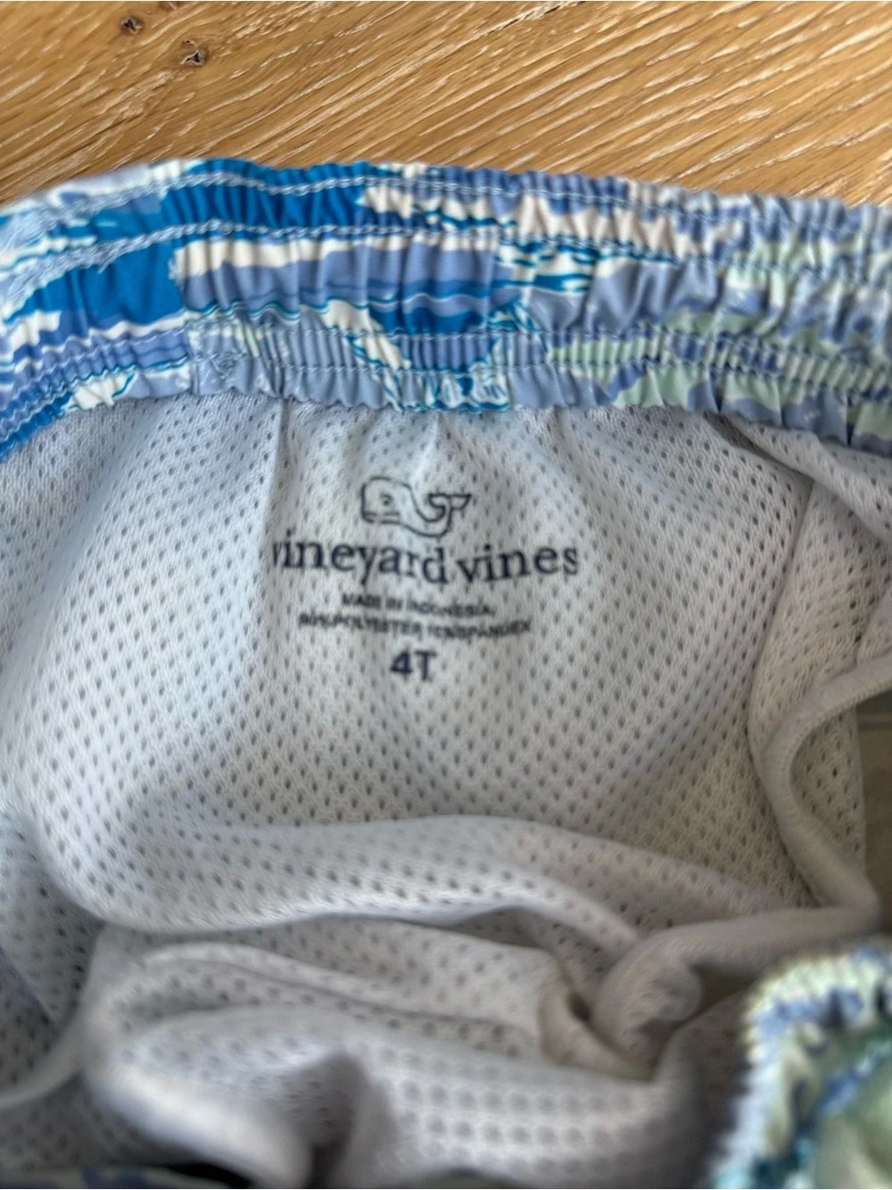 Vineyard Vines lightweight swim